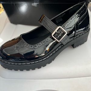 BRAND NWT Torrid Mary Janes